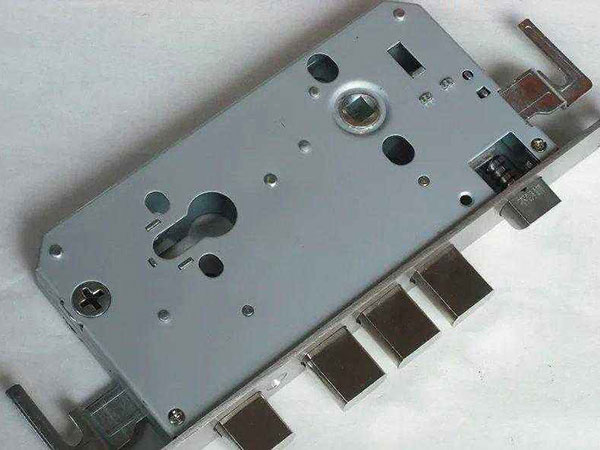 勐海24小时上门开锁公司